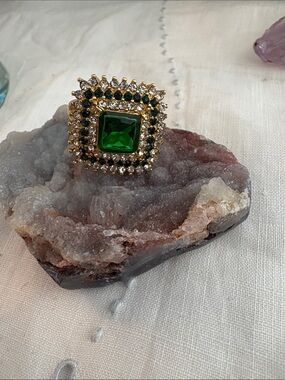 Vintage Hairlom Gold plated Ring.